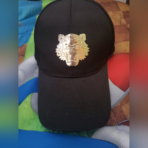 Other - Mens Gold Tiger Cap Hat Adjustable